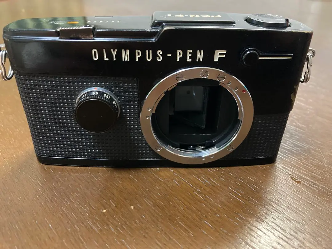 希少・オリンパスペンＦＴブラックペイント 38mmＦ1.8付 ハーフサイズカメラのPEN FTブラックとF.Zuiko Auto S 38mm f1.8