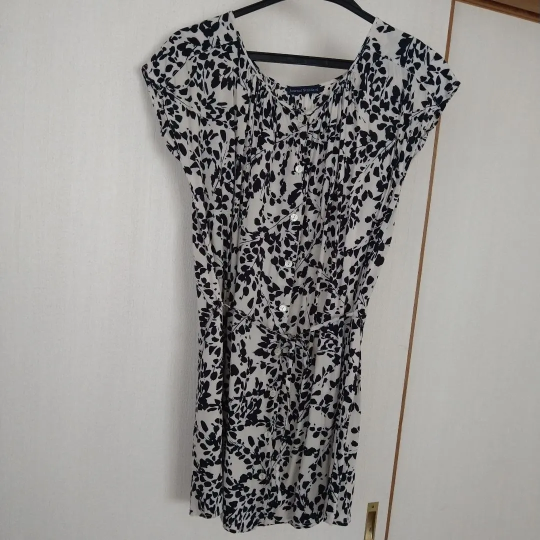 Thumbnail of Journal Standard floral tunic, size S