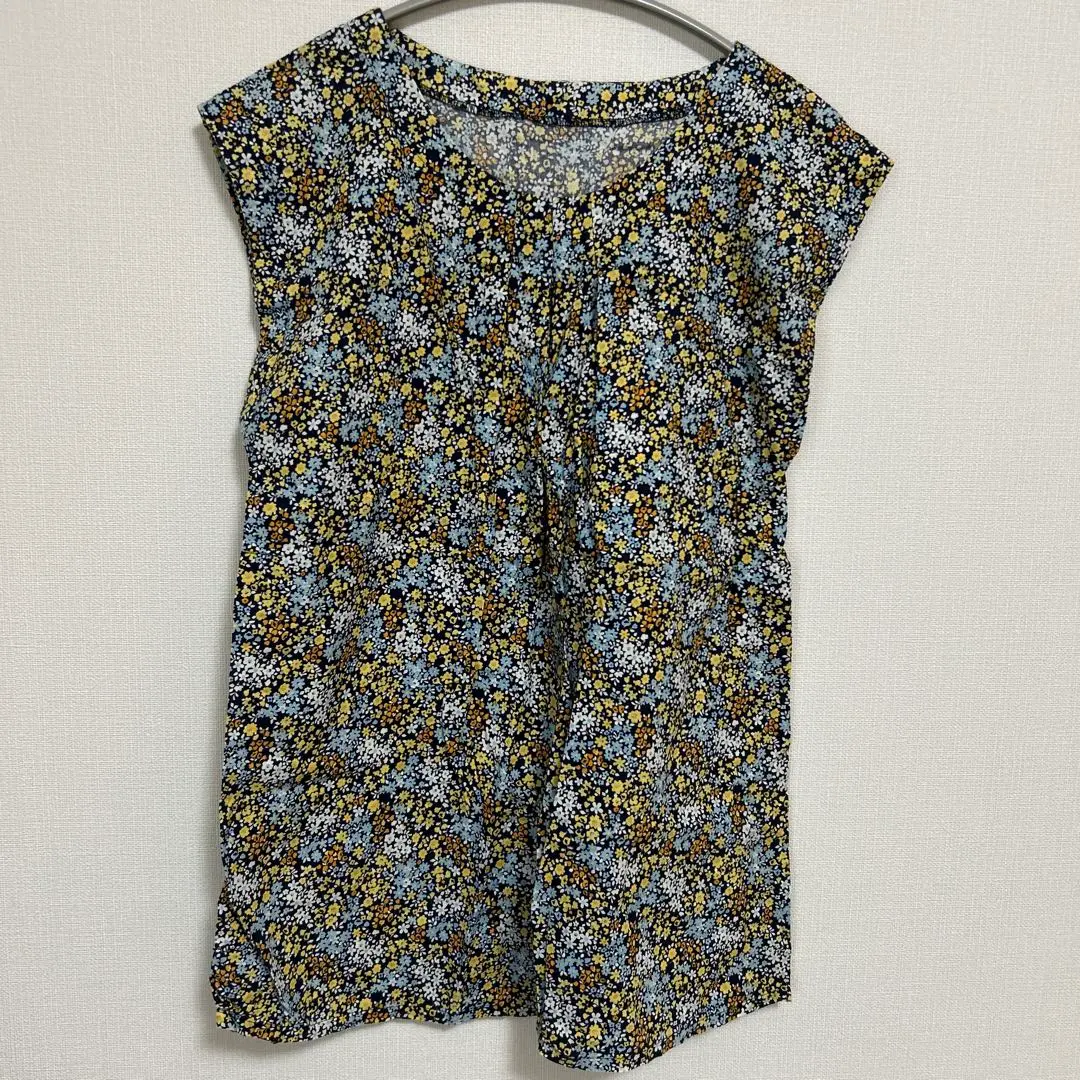 Thumbnail of Floral sleeveless shirt