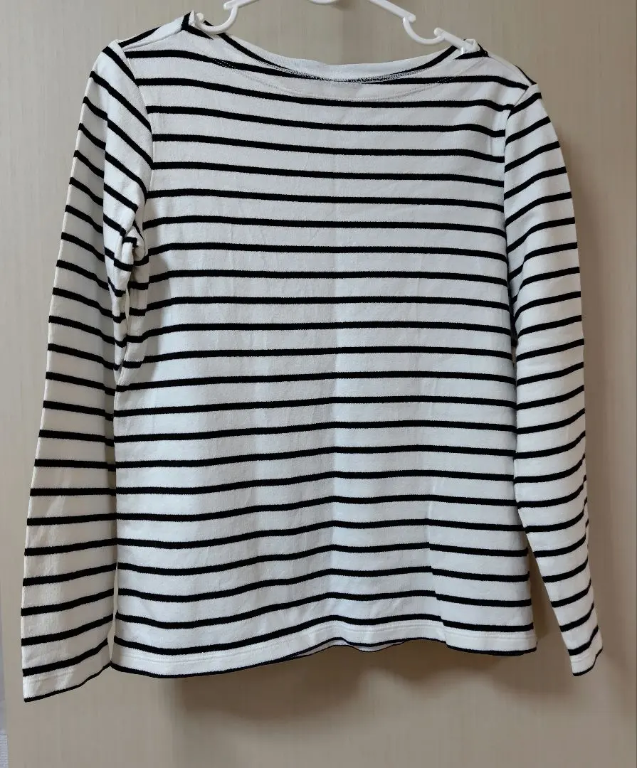 Thumbnail of UNIQLO striped T-shirt, size M