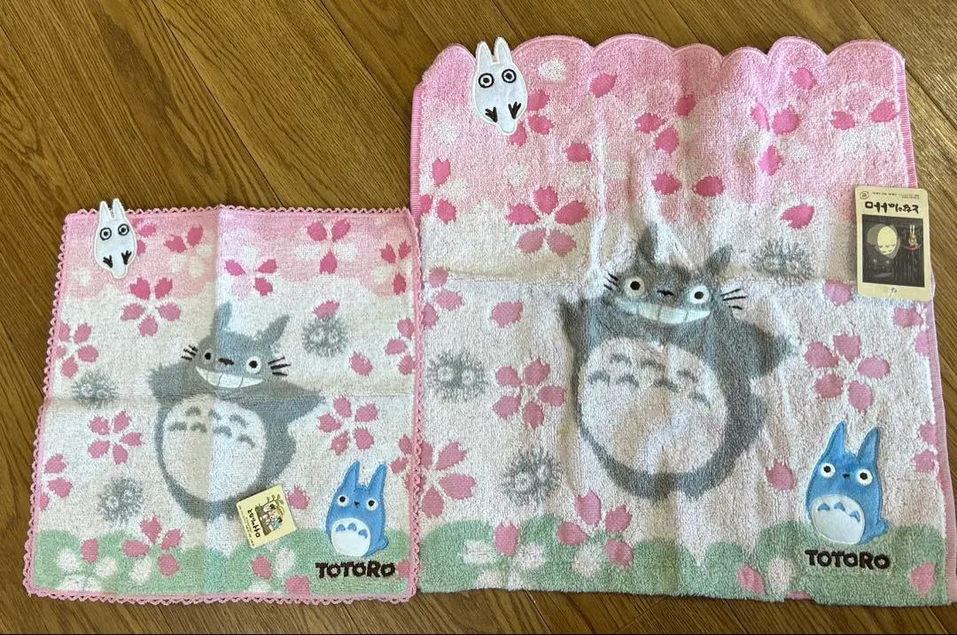 Thumbnail of Super cute ❤️ Totoro washcloth and a set of 2 mini towels ⭐︎