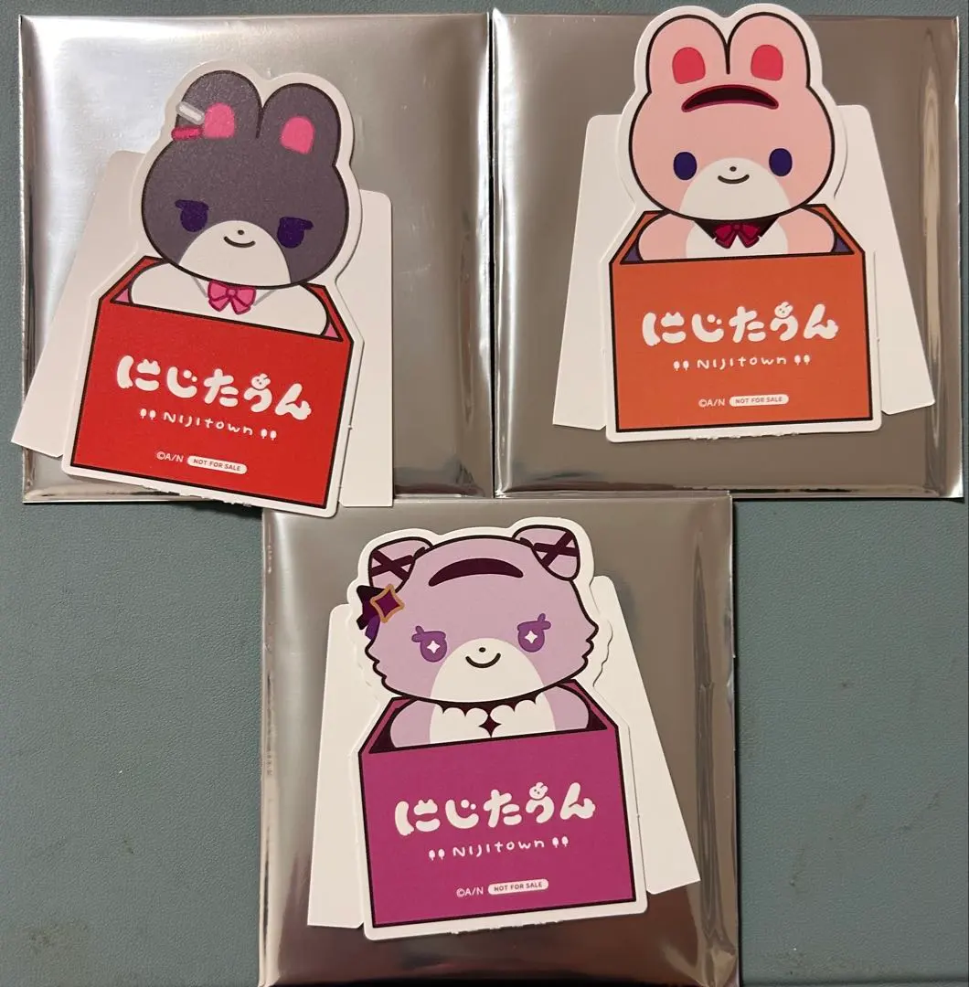Thumbnail of Nijitown bonus items featuring Nijisanji's Tsukino Mito, Kyo Samako, and Hyakumantenbara Salome