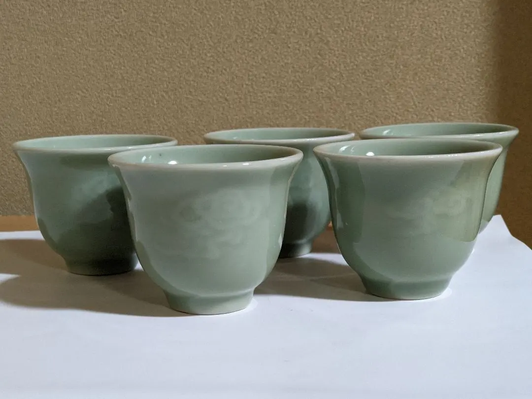 ⭐️中國古陶磁 古玩 古美術品 青瓷 靈芝紋樣 茶器 茶碗 景德鎮 古董品 的縮圖