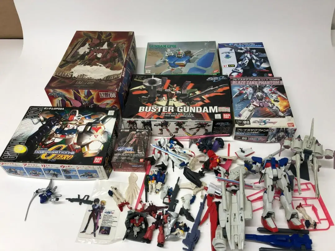 【208ガンダムスクラッチビルドマニュアル GUNDAM SCRATCH BUI Amazon.co.jp: ガンダムスクラッチビルドマニュアル : 岬 光彰: 本