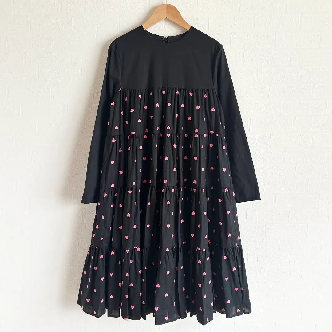 OBLI オブリ 完売品 ハートラップワンピース ブラック ロング丈 刺繍 OBLI オブリ 完売品 ハートラップワンピース ブラック ロング丈 刺繍
