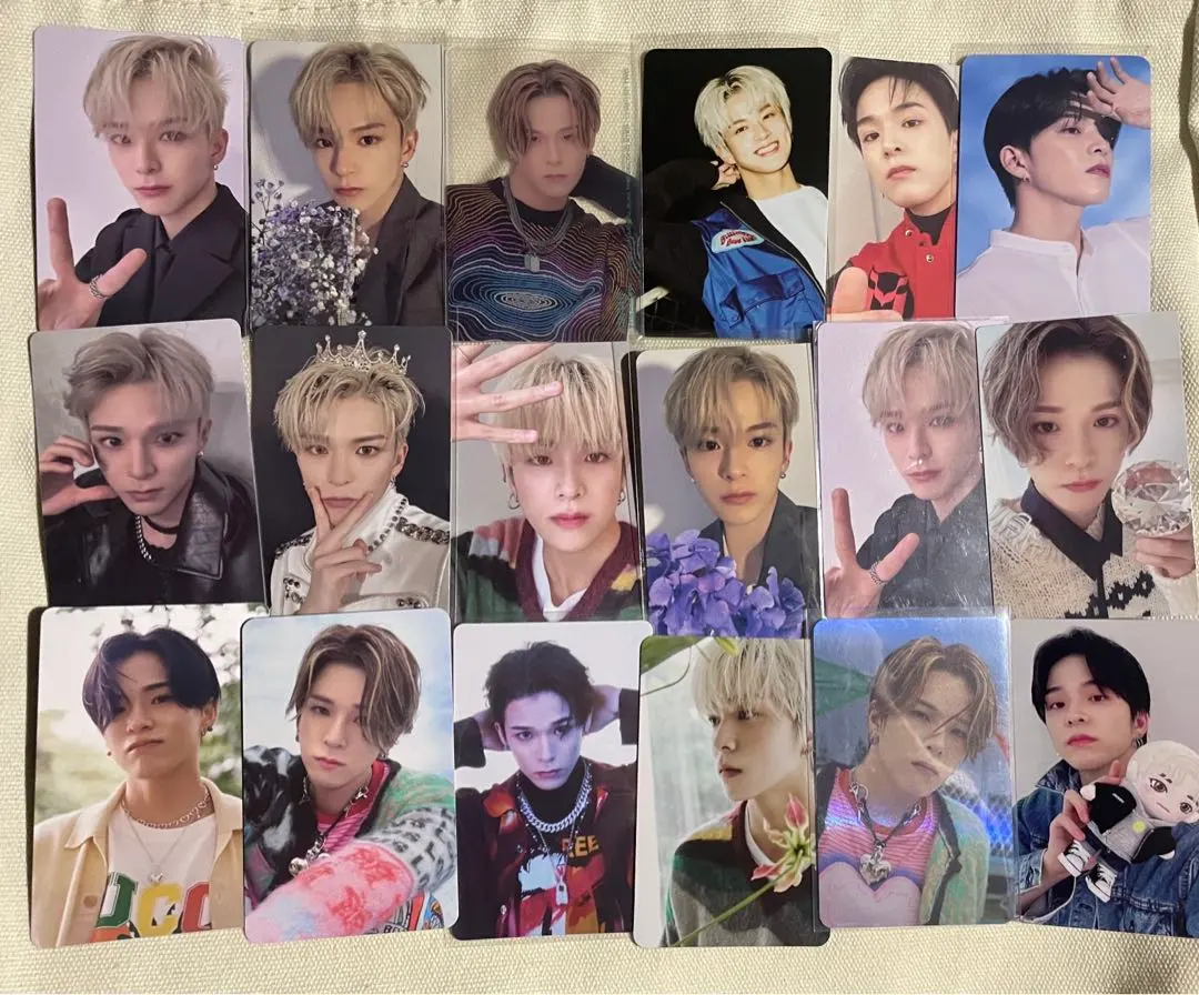 Thumbnail of treasure Asahi morning light trading card acrylic stand acrylic key chain capsule toy