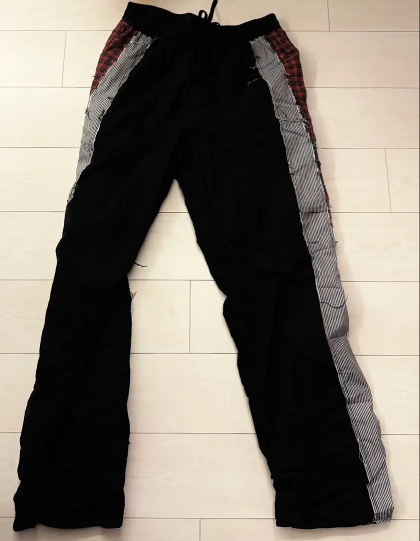 VETEMENTS ヴェトモン　メタルロゴ初期スウェットパンツ　貴重　レア　黒L VETEMENTS ヴェトモン メタルロゴ初期スウェットパンツ 貴重