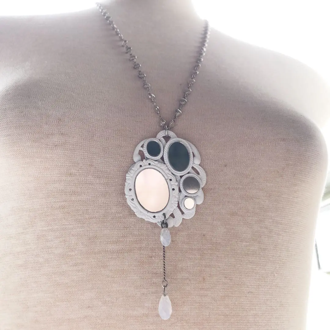 YOSHIKO CREATION PARIS クリスタルネックレス3本セット YOSHIKO CREATION PARIS クリスタルネックレス3本セット - メルカリ