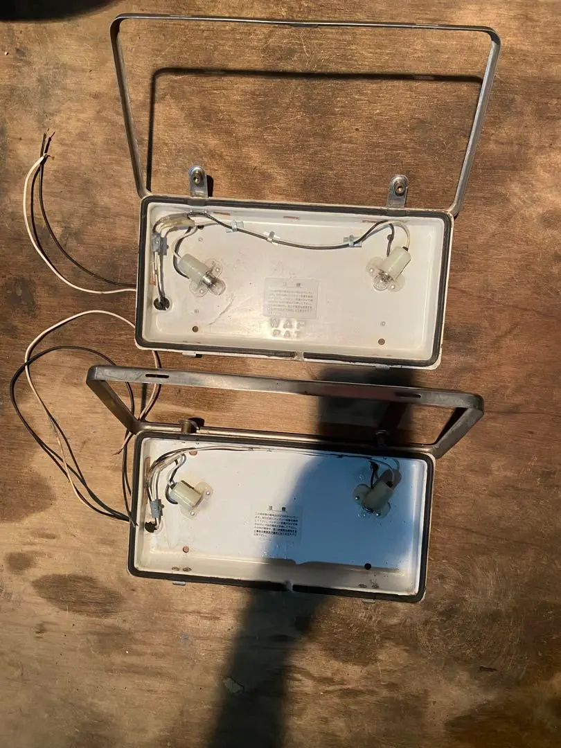 当時物 電球 字光式ナンバープレート 台座 WAP 12V・24V兼用1枚のみ