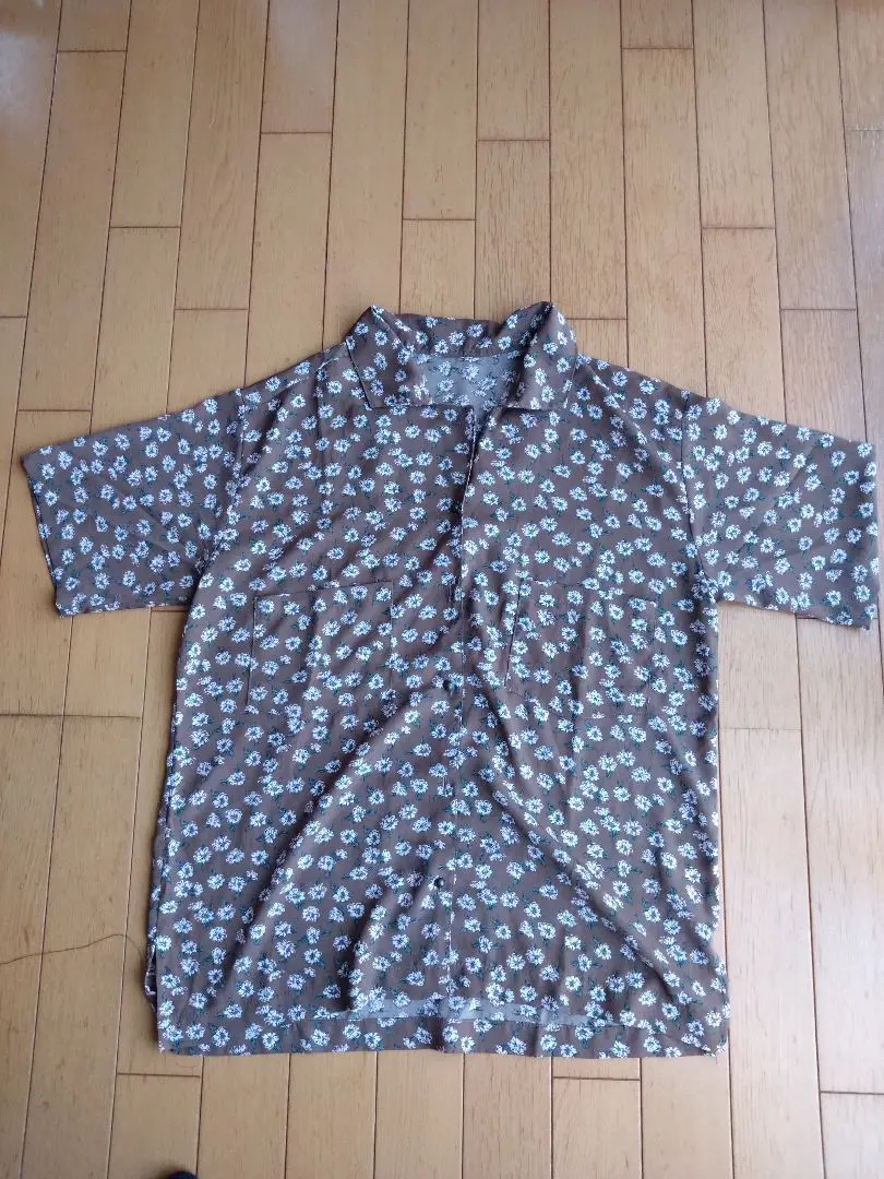 Thumbnail of Floral print short-sleeved shirt, F size