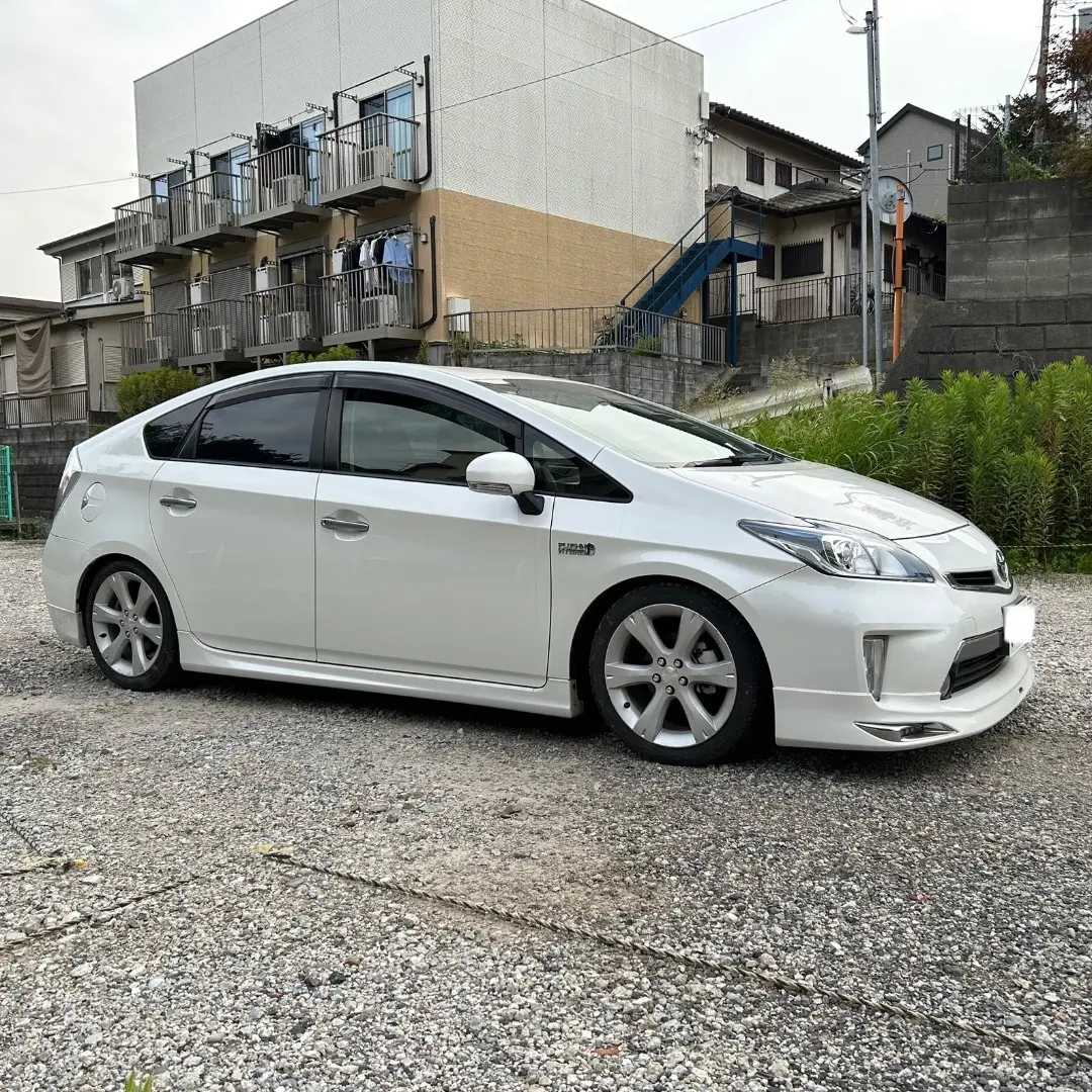 新車外しアルミホイール　４本セット　 トヨタ　現行60系プリウスPHEV ② トヨタ60プリウスzグレード新車外しホイール.タイヤ4本セット