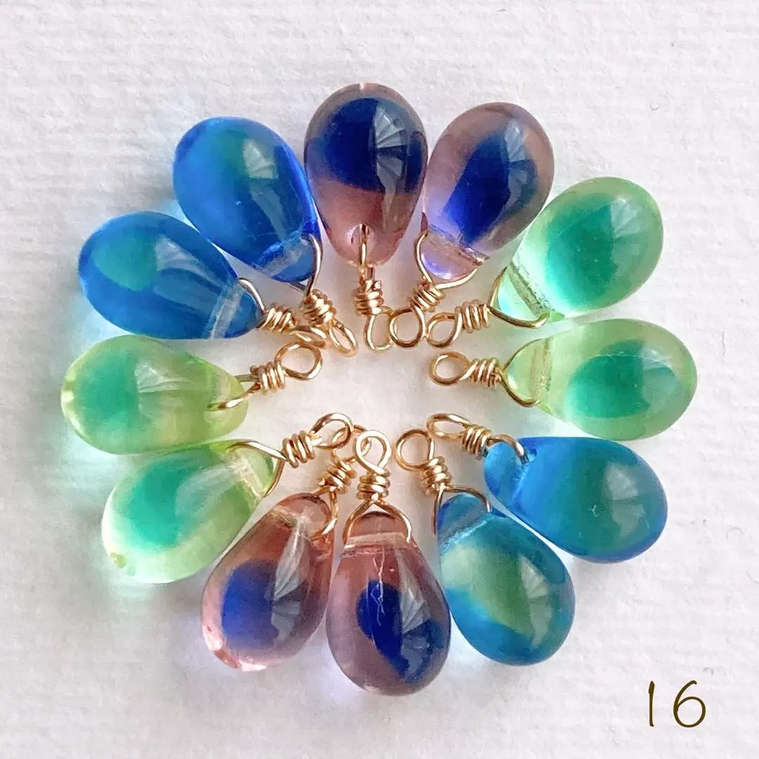 Thumbnail of 16 Czech Drop Beads Bi-Color Set
