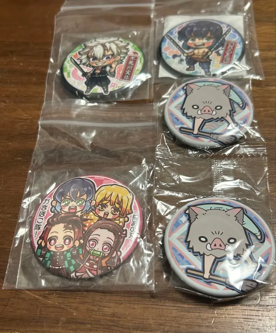 Thumbnail of Demon Slayer can badge set, not sold separately. Inosuke, Sanemi, Kamaboko Squad.