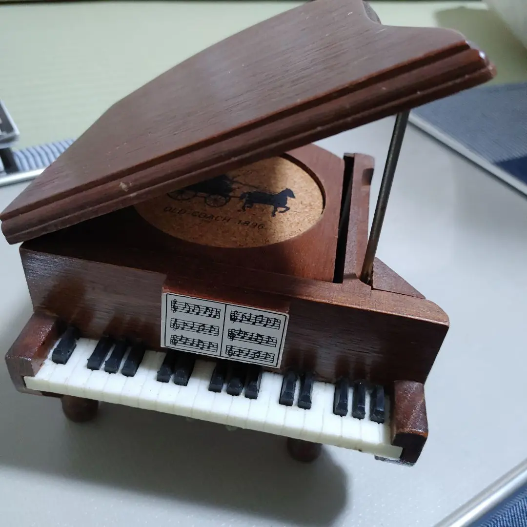 オールドコーチ木製ピアノ オールド コーチ ピアノ型コースター6枚セット - メルカリ