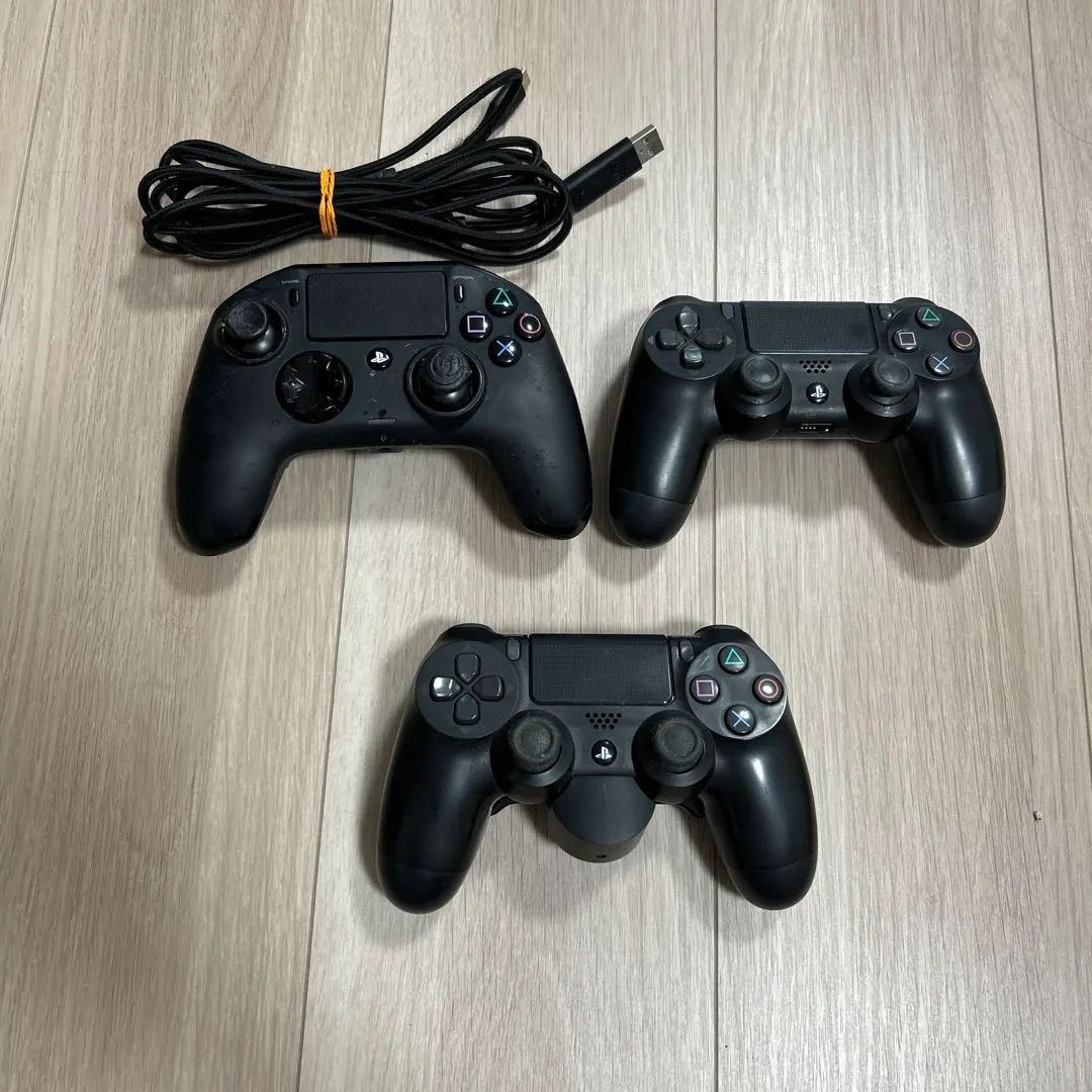 Thumbnail of 3 PS controllers
