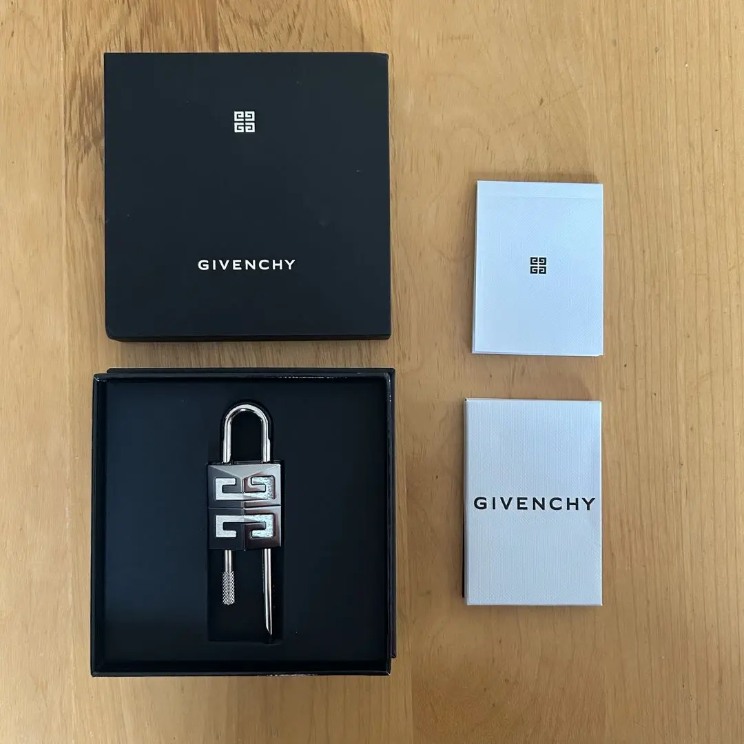 2025年最新】GIVENCHY ネックレス ロックの人気アイテム - メルカリ