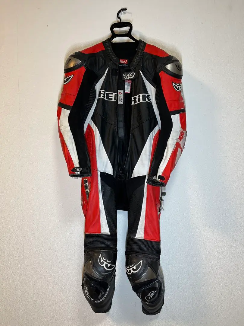 BERIK レザー革ツナギ サイズ50 BERIK Racing サイズ50レザーツナギ 赤黒 サーキットレース走行会