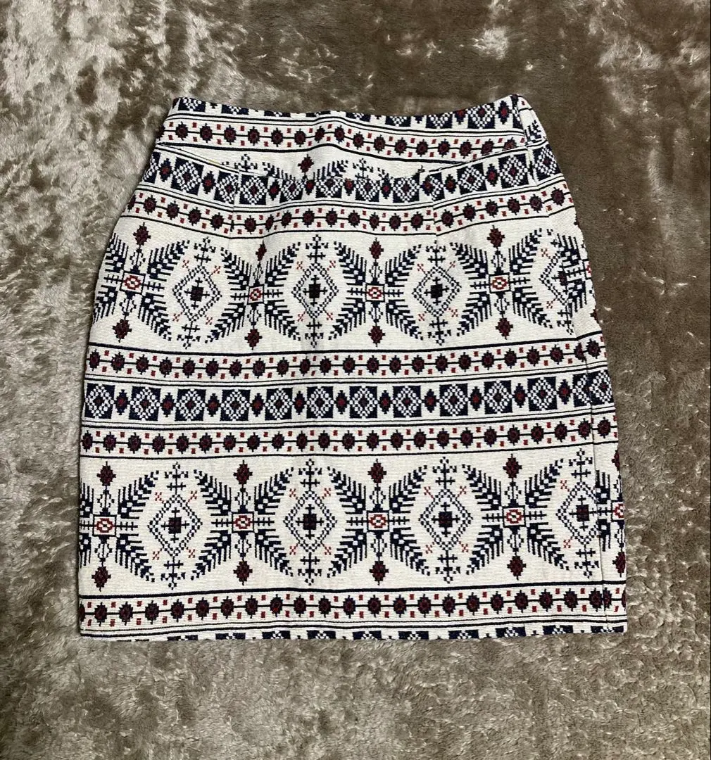 Thumbnail of Retro Girl, ethnic, skirt, pattern, ethnic