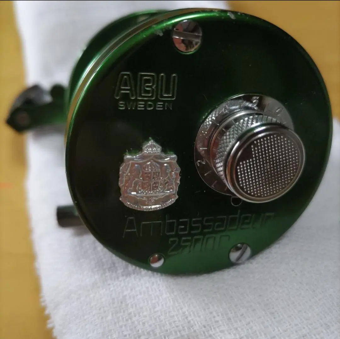 Yahoo!オークション - ABU アンバサダー2500Cグリーン（中古品)
