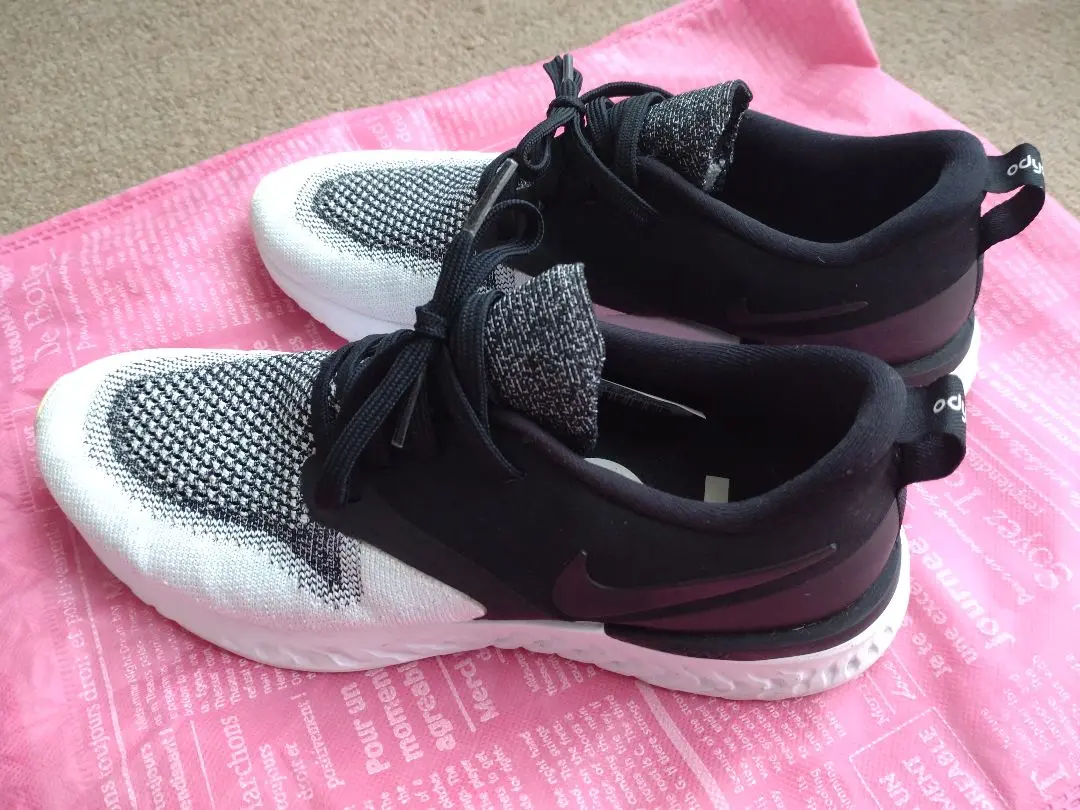 NIKE オデッセイリアクト2 フライニット　ランニングシューズ　26.5 NIKE オデッセイリアクト フライニット 2のレビュー | Runshoe