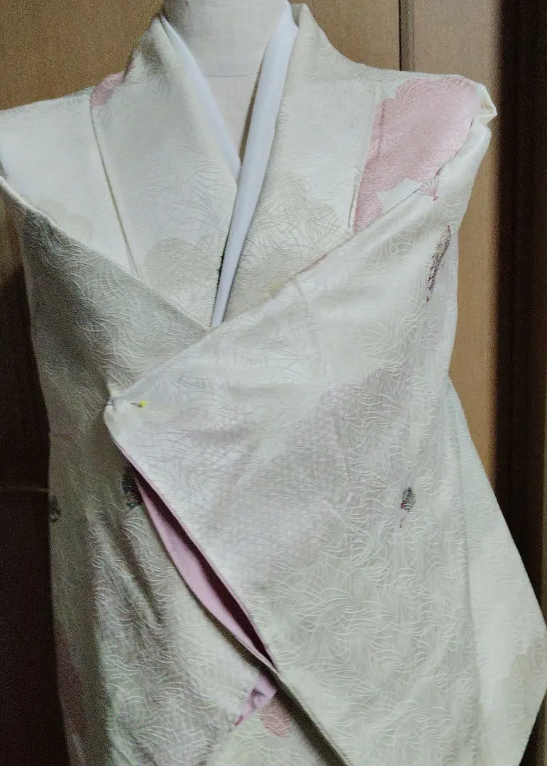 Thumbnail of Komono (small pattern kimono) - Silk - Price reduced from 1699 yen to 1599 yen