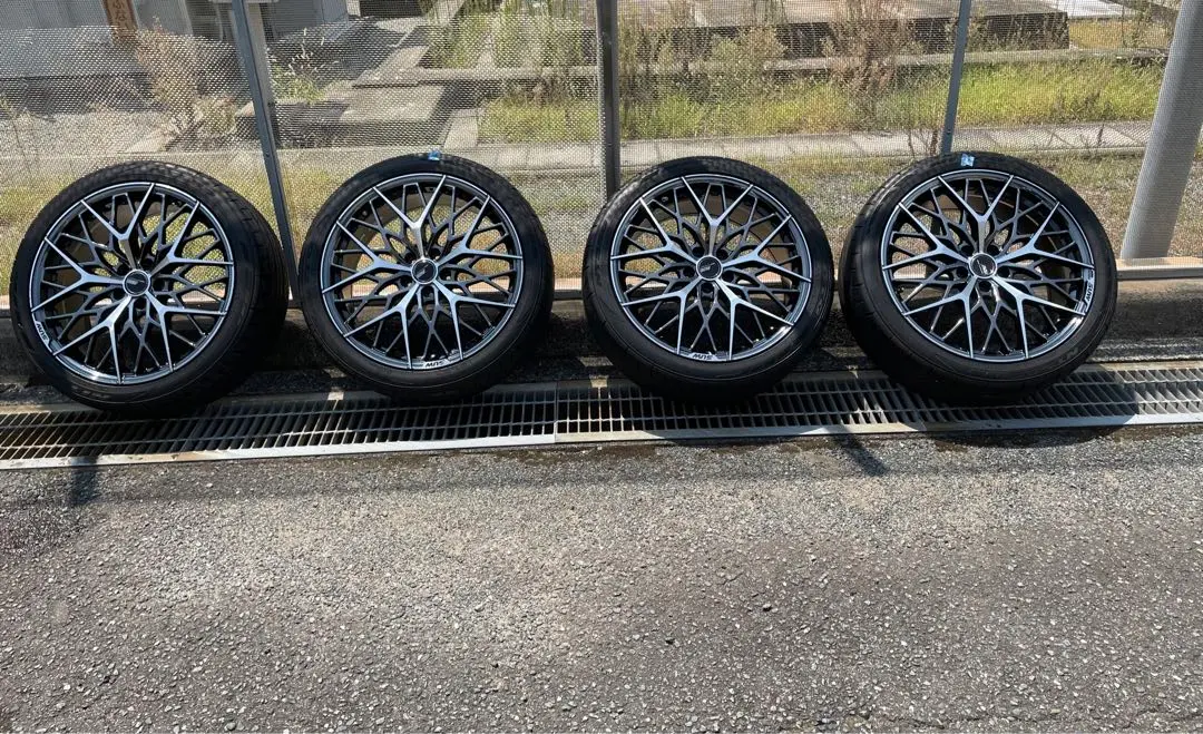 2025年最新】245/40r20 nittoの人気アイテム - メルカリ