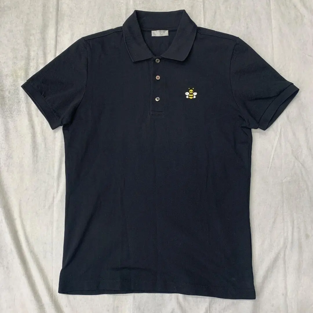 Dior × Kaws ビー ワンポイント ブラックTシャツ ○関送無料○ DIOR x KAWS Collaboration Bee Logo T-shirt Black - LIMITED