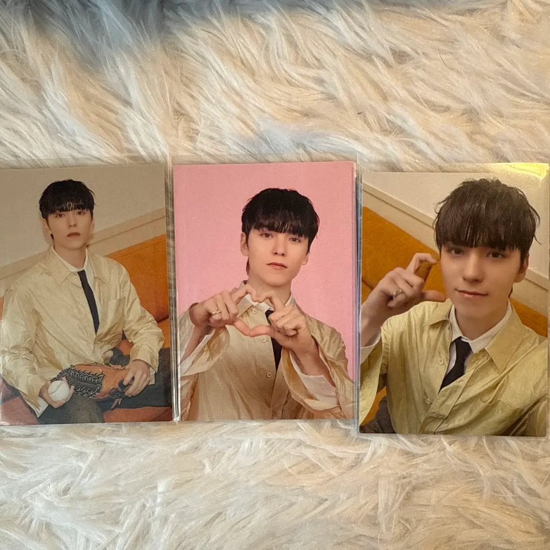 Thumbnail of SEVENTEEN S.Coups HOLIDAY Trading Card - Vernon