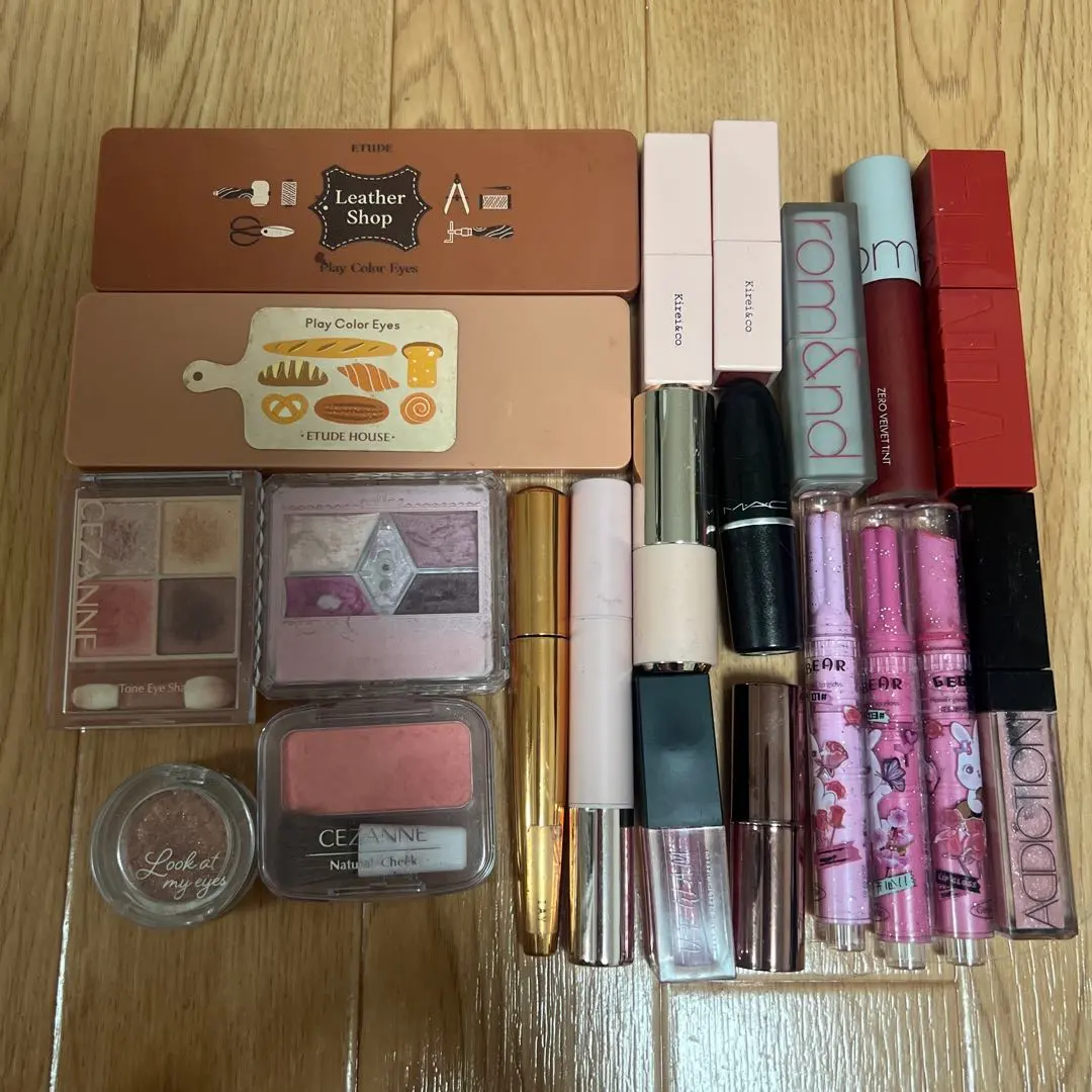 Thumbnail of Cosmetics - Bulk Sale / Lot