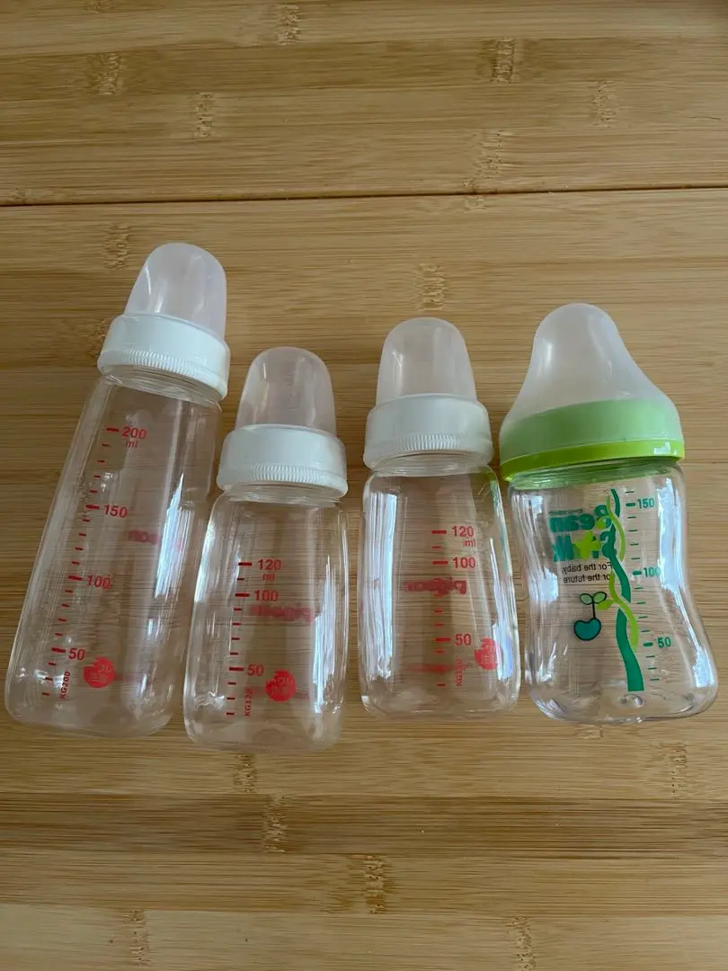 Thumbnail of Pigeon Slim-type Baby Bottles (3) & Bean Stalk Bottle (1) - Total of 4 Bottles