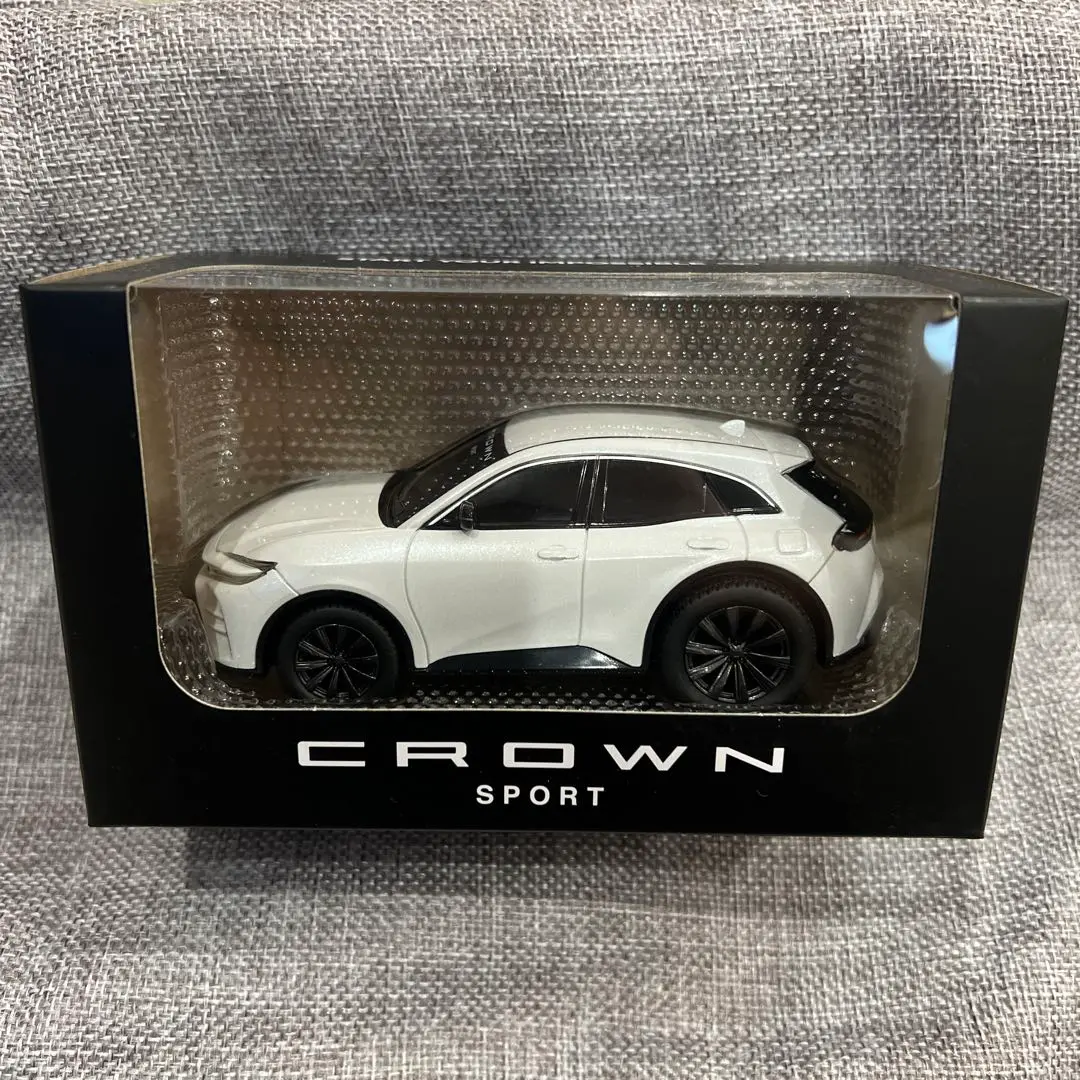 ⭐︎CROWN スポーツミニカー トヨタ 新型クラウンスポーツ ミニカー 非売品