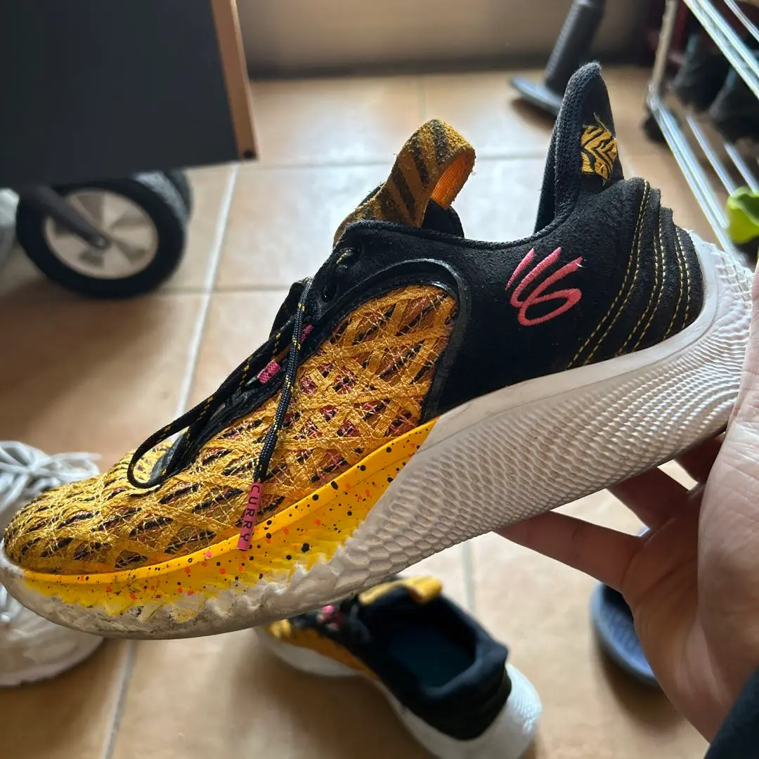 CURRY 9 