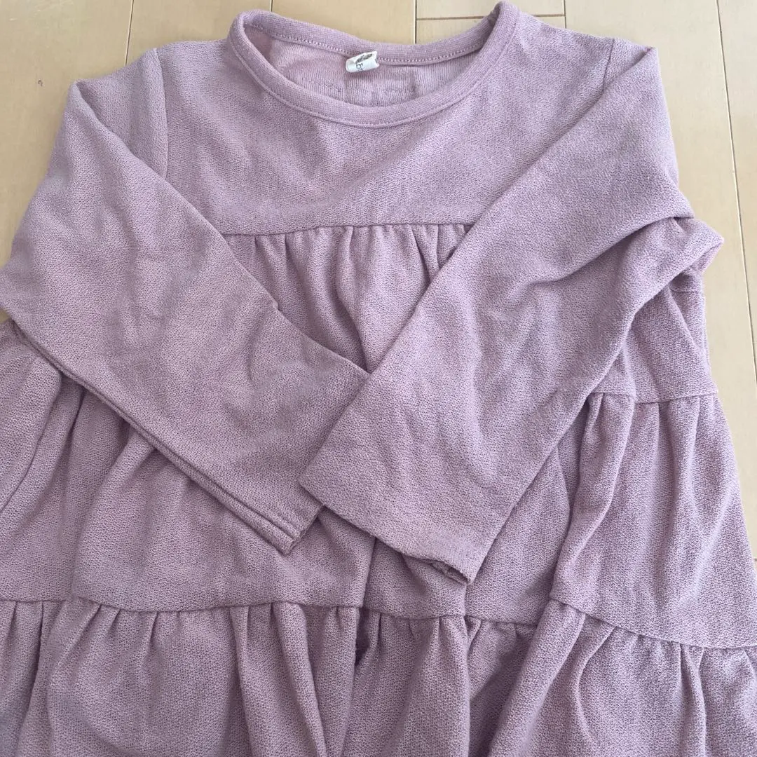 Thumbnail of Light purple top with frills