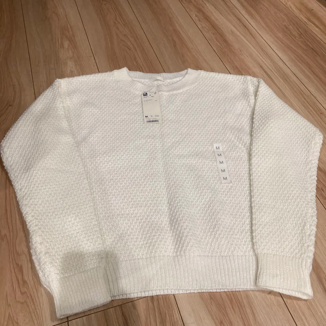 Thumbnail of GU Off-White Knit, Size M