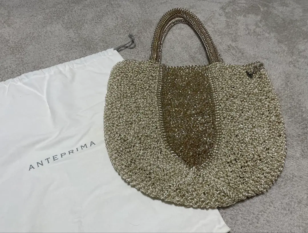 希少　アンテプリマ　バイカラー　白✖️ゴールド　スクエア　ツーカラー　パンネッロ バイカラーでいつものスクエアに遊び心を【公式】アンテプリマ