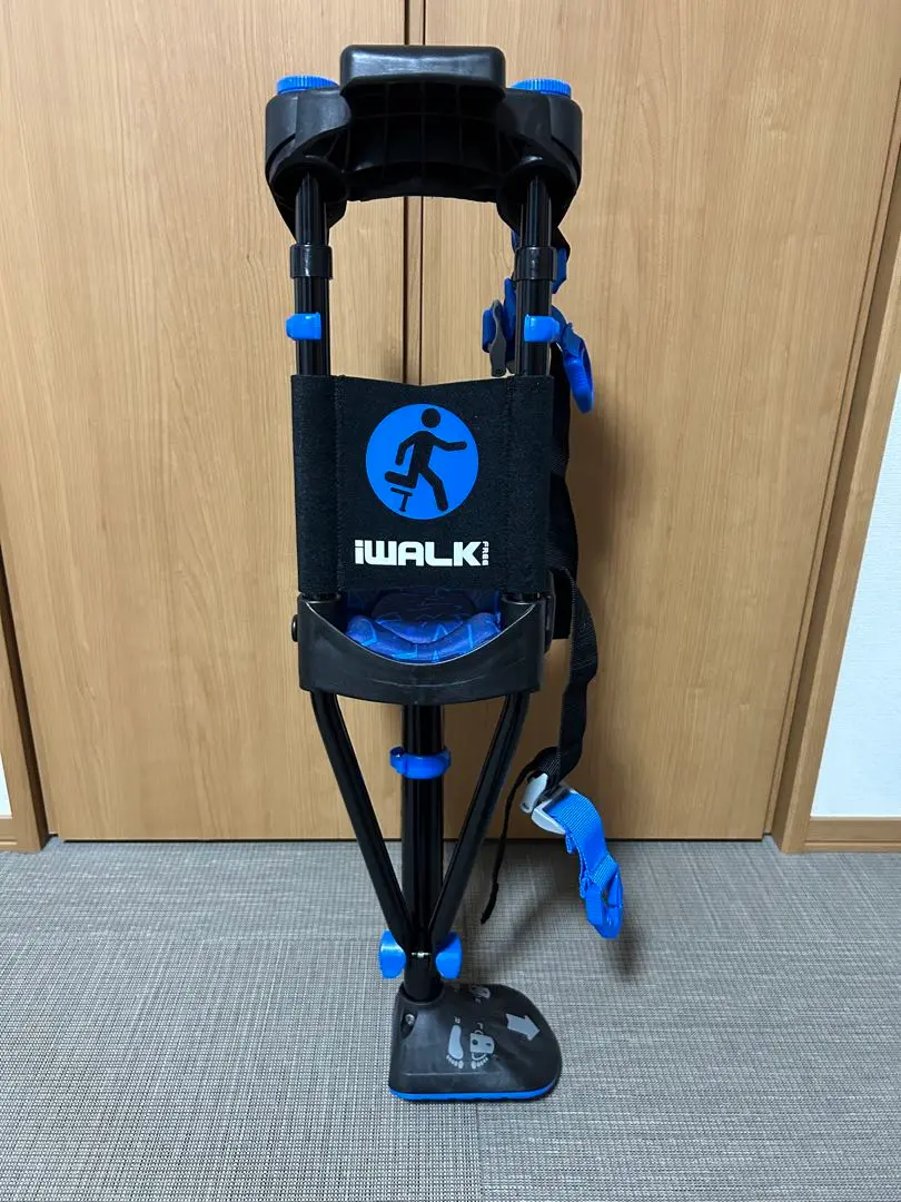 IWALK Free アイウォークフリー　新品未使用 アイウォーク3.0（iWALK3.0）[ハンズフリー松葉杖・ニークラッチ