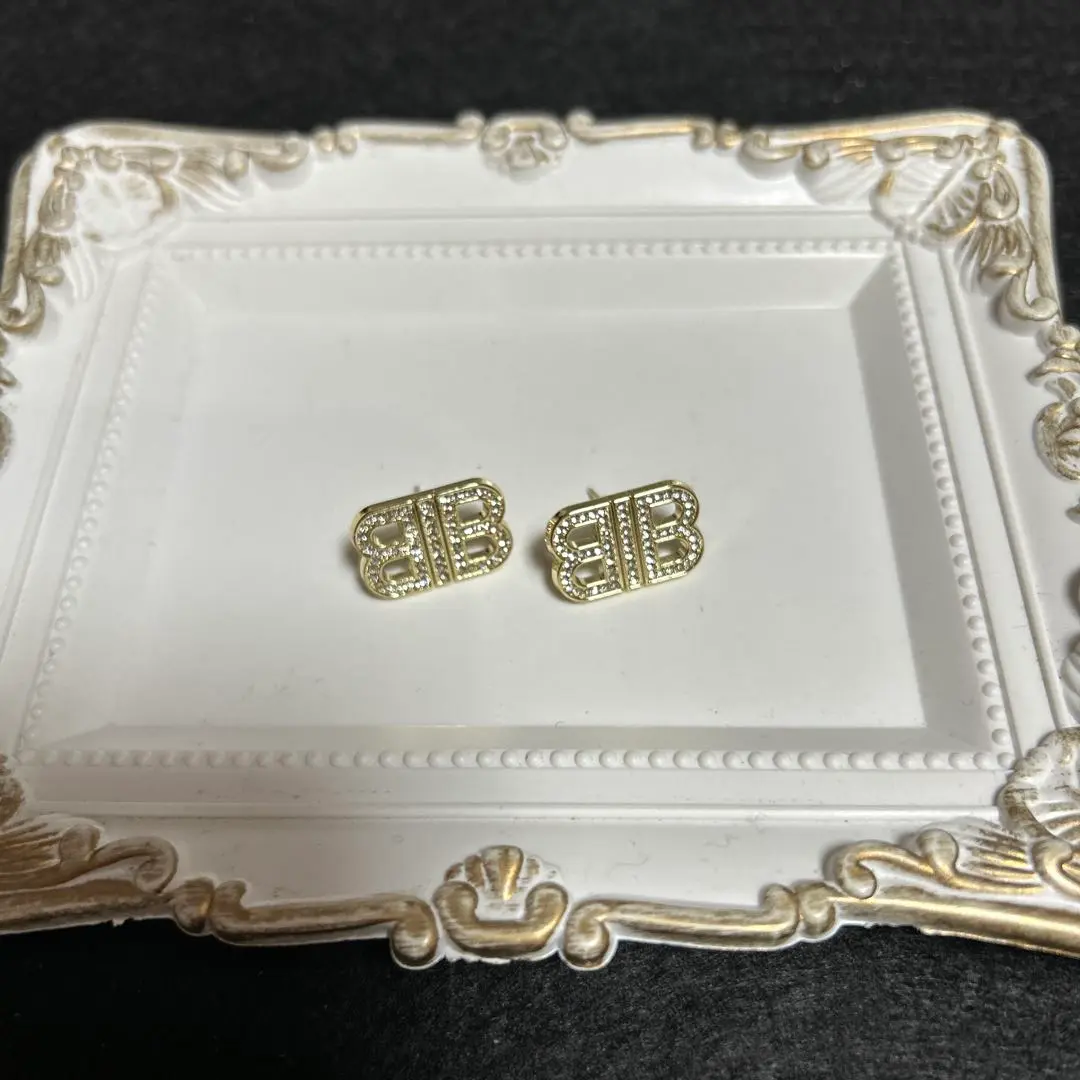 完売品レア！バーバリーロゴレターフープピアス ピンク