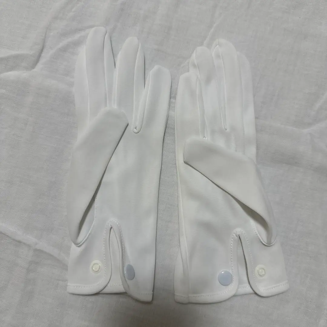 Thumbnail of White gloves for the father of the bride/groom (wedding)