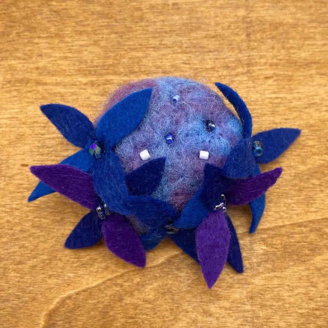 羊毛フェルトブローチ★ハンドメイド★刺繍★ビーズ★ 満開の紫陽花 2025年最新】羊毛フェルトブローチ紫陽花の人気アイテム - メルカリ