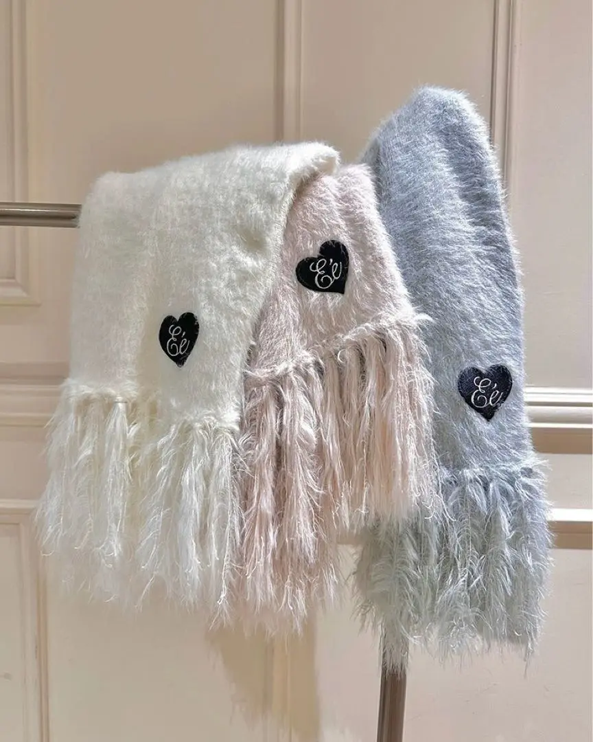 epine マフラー　白 é embroidery logo muffler ivory | épine