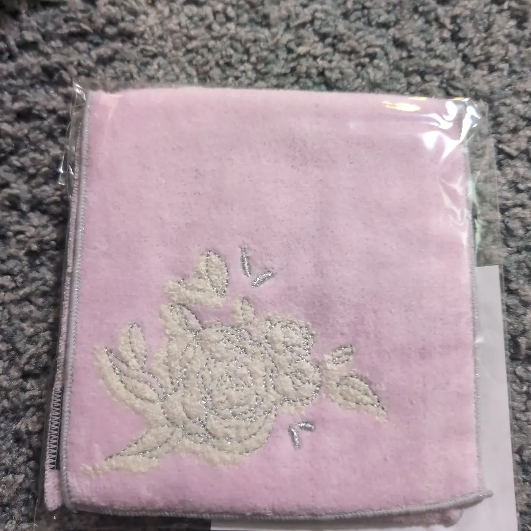 Thumbnail of Dr. Ci:Labo Floral Embroidery Handkerchief