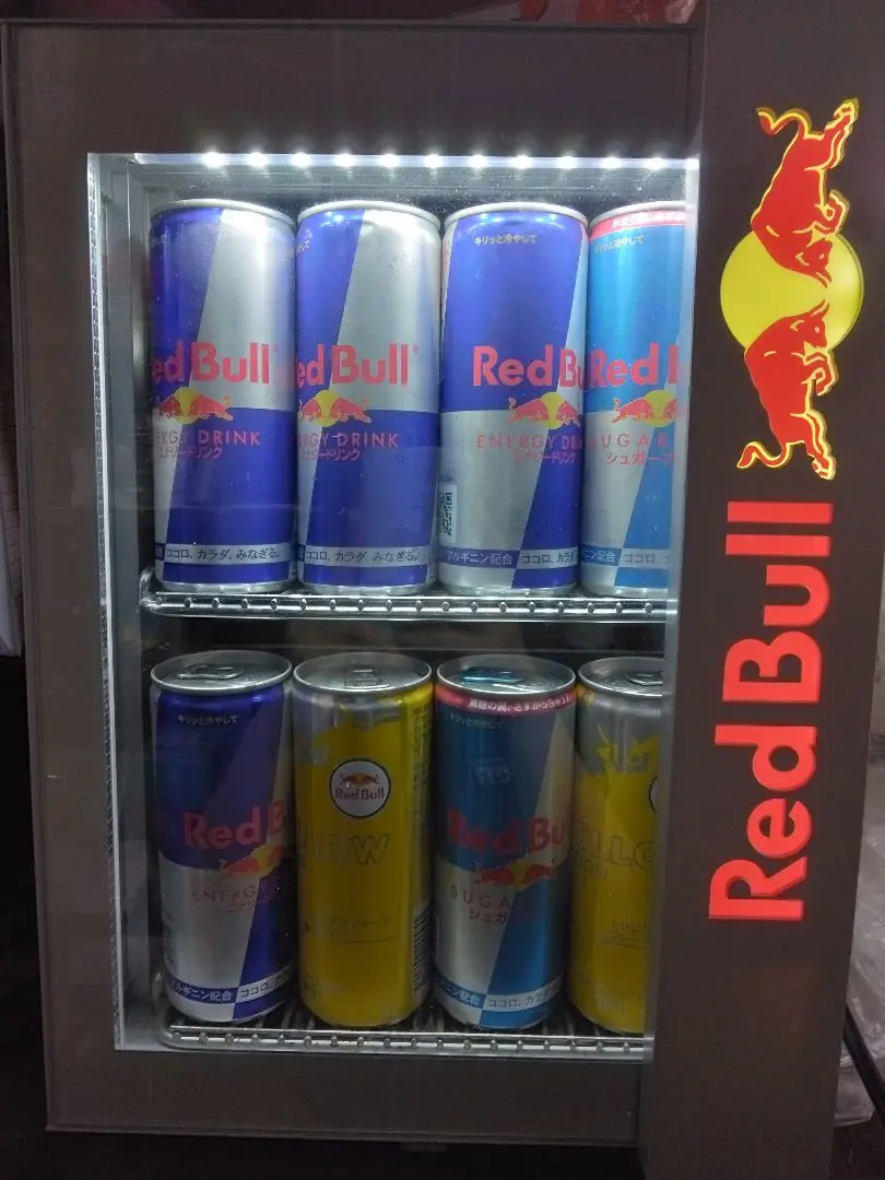 レッドブル RedBull 缶型 大型冷蔵庫 キャスター付き 特大 ディスプレイ レッドブル RedBull 缶型 大型冷蔵庫 キャスター付き 特大 オブジェ