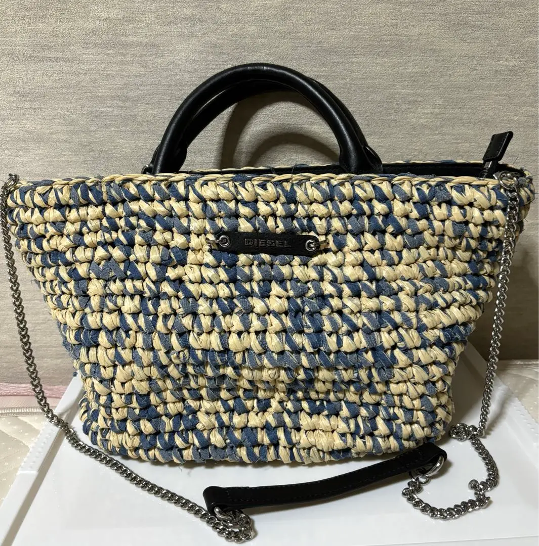 美品❗️ディーゼル　2way ストローバッグ　チェーンショルダー　ベージュ チェーンストラップ付 ストローバッグ 2WAY（ショルダーバッグ