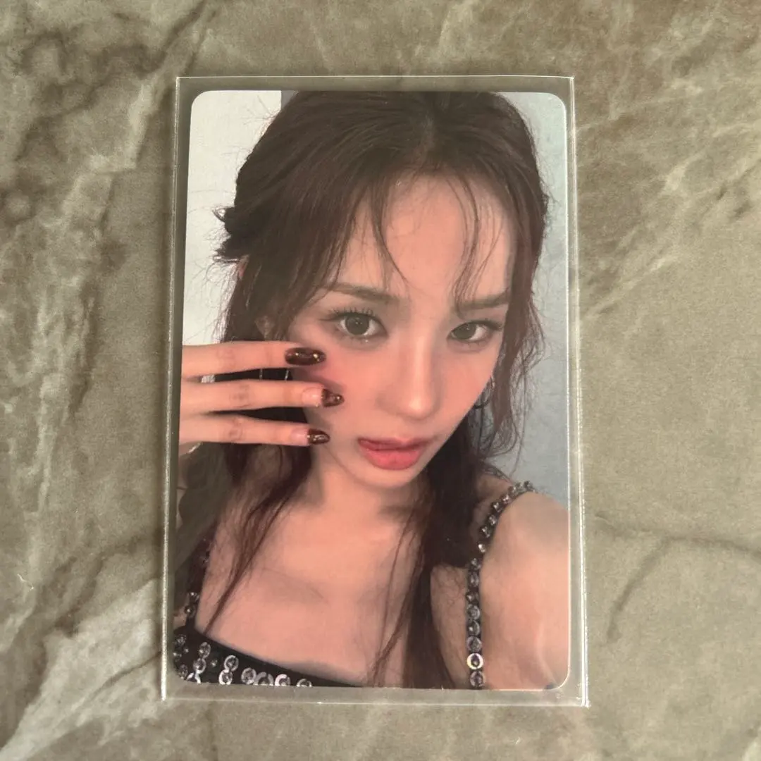 Thumbnail of izna musicart Saran Lucky Draw Benefit Trading Card