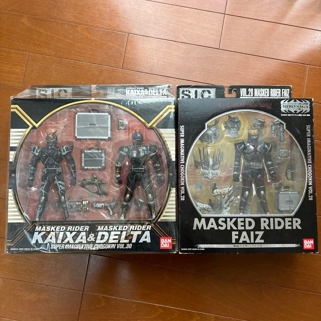 仮面ライダーファイズ　カイザ　デルタ　フィギュア　S.I.C.