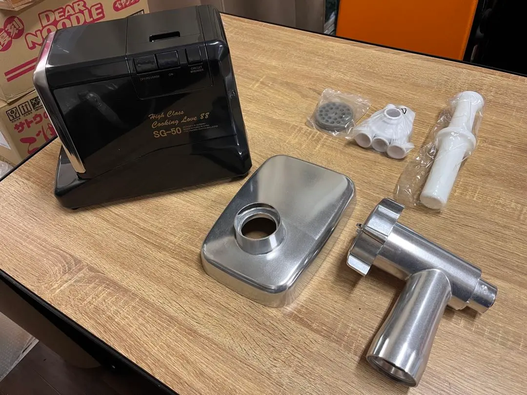 【新品・未開封】電動ミンサー SG-50 電動挽肉器 ミンチ器 焼鳥屋 カレー屋 楽天市場】電動ミンサー SG-50 味噌（みそ）作りに！挽肉