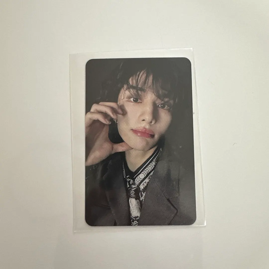 Thumbnail of Stray Kids (SKZ) Hyunjin inclusions from the "GO LIVE" album (photocard)