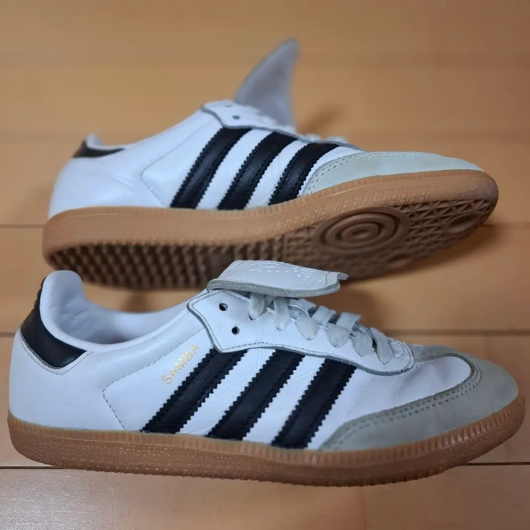 Thumbnail of Excellent condition, 23cm SAMBA white/black sneakers, Adidas Samba