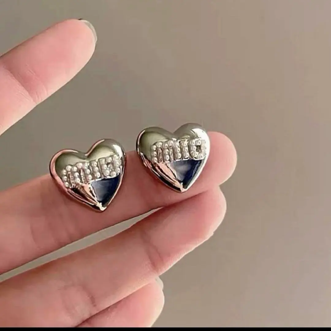 欲しい♡超限定♪ ミュウミュウ ハート ロゴ ピアス コピー myu25990