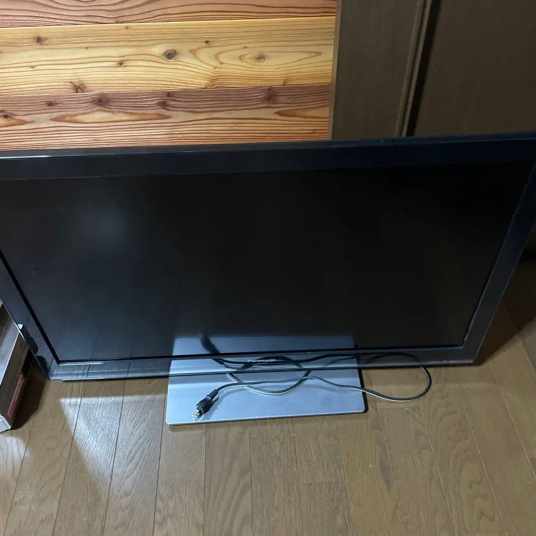 Thumbnail of Panasonic TH-L32X3 LCD TV